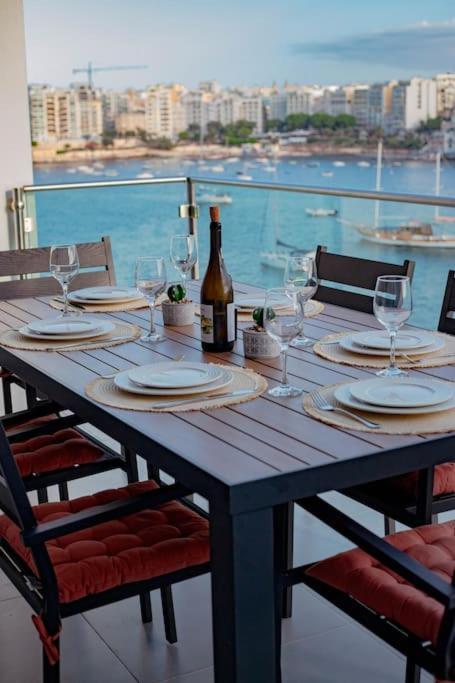 Seafront Two Bedroom Apartment San Ġiljan Extérieur photo