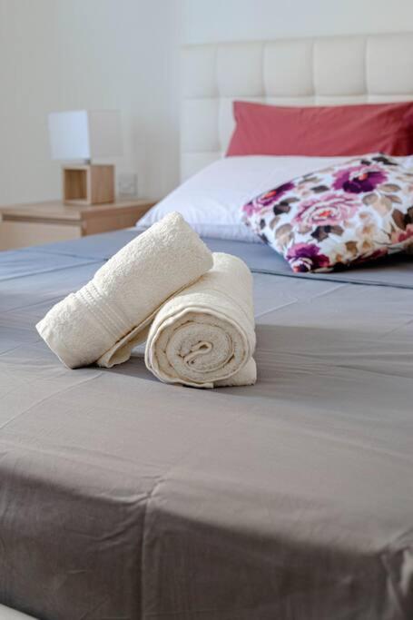 Seafront Two Bedroom Apartment San Ġiljan Extérieur photo